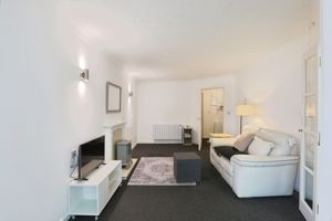 LIVING ROOM- click for photo gallery